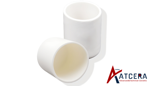 In che modo i crogioli in zirconio facilitano una fusione efficiente e pulita nella produzione di fascia alta?