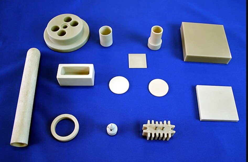 Come si confronta la ceramica al nitruro di alluminio con altre ceramiche